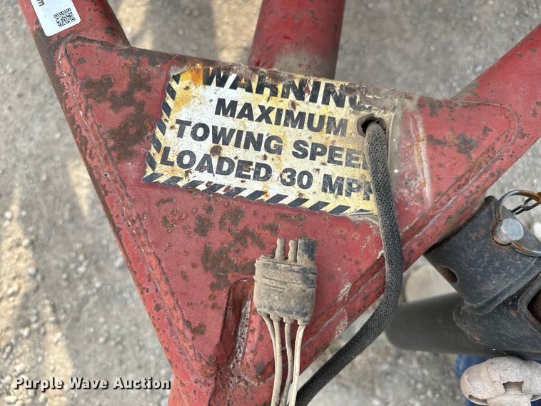 image for item NH9113 Feed Train  6000A seed tender