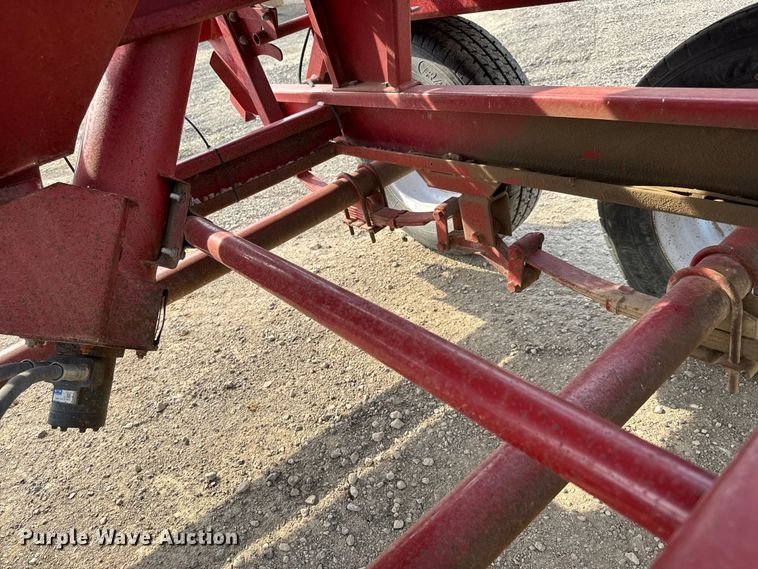 image for item NH9113 Feed Train  6000A seed tender