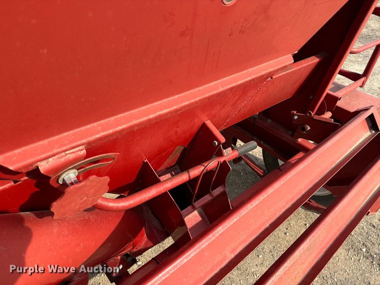 image for item NH9113 Feed Train  6000A seed tender