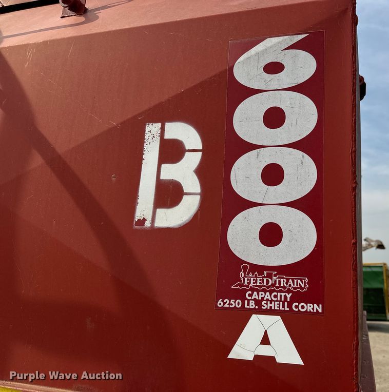 image for item NH9113 Feed Train  6000A seed tender