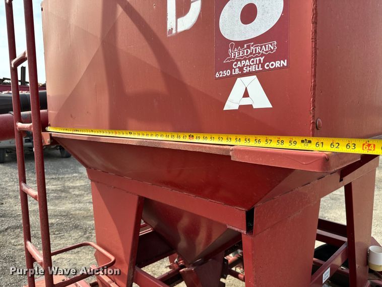 image for item NH9113 Feed Train  6000A seed tender