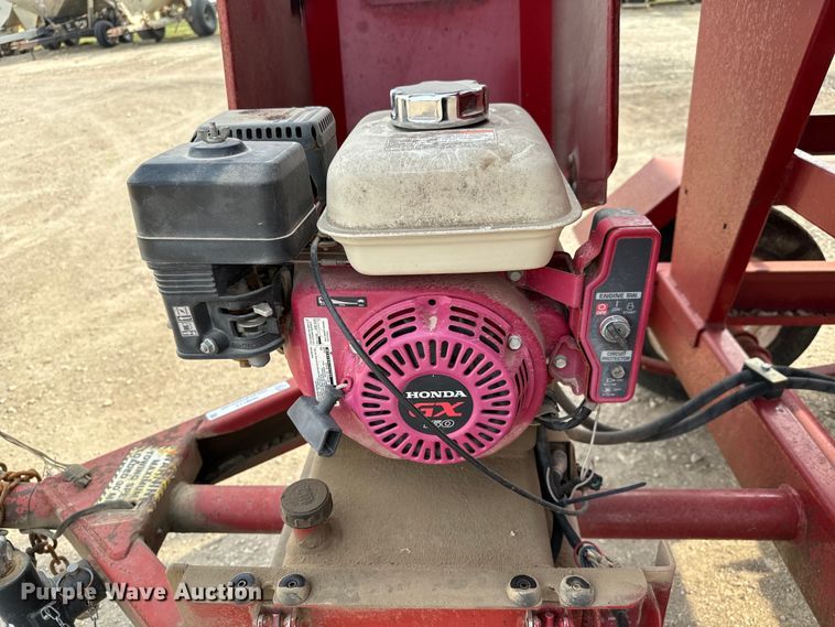 image for item NH9113 Feed Train  6000A seed tender