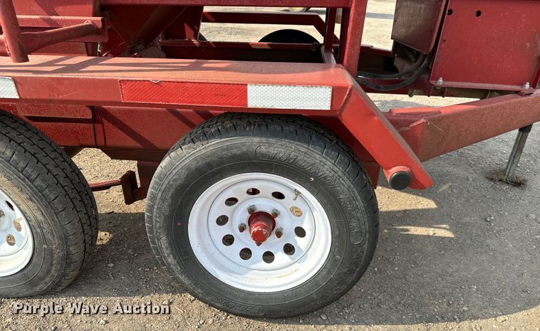 image for item NH9113 Feed Train  6000A seed tender