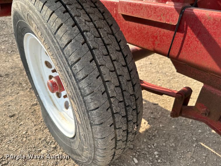 image for item NH9113 Feed Train  6000A seed tender