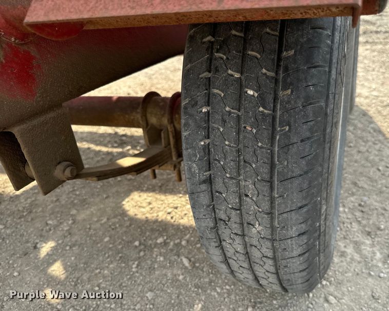 image for item NH9113 Feed Train  6000A seed tender