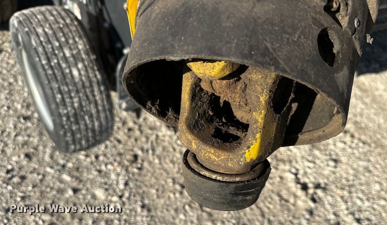 image for item NT9071 2017 Kubota  BV4580 round baler