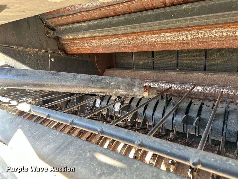 image for item NT9071 2017 Kubota  BV4580 round baler