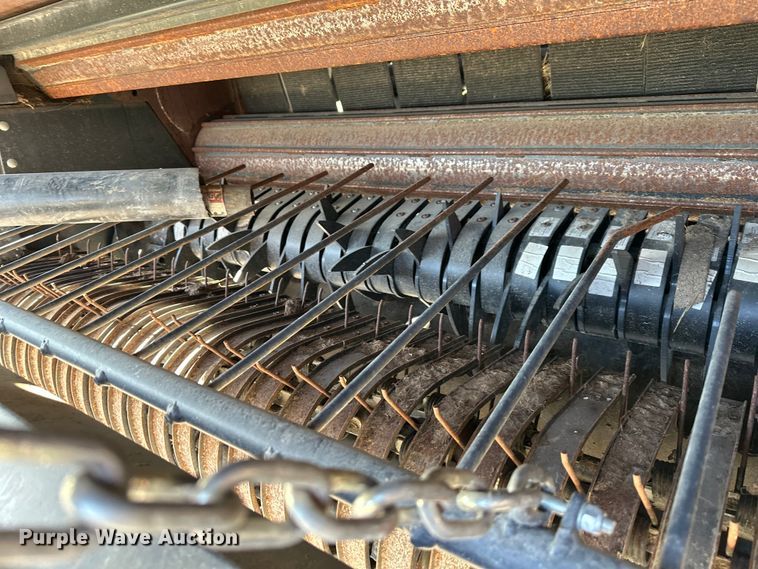 image for item NT9071 2017 Kubota  BV4580 round baler