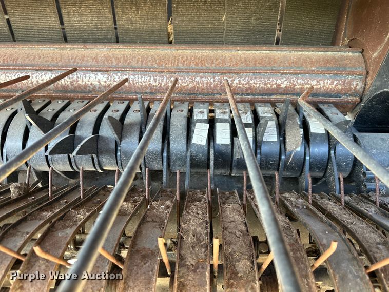 image for item NT9071 2017 Kubota  BV4580 round baler