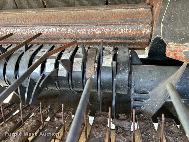 image for item NT9071 2017 Kubota  BV4580 round baler