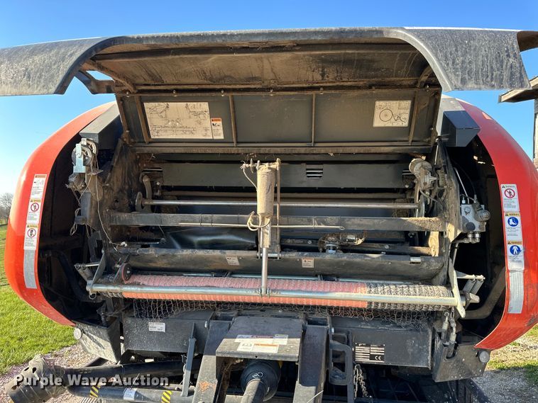 image for item NT9071 2017 Kubota  BV4580 round baler