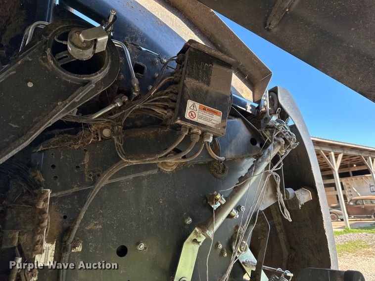 image for item NT9071 2017 Kubota  BV4580 round baler