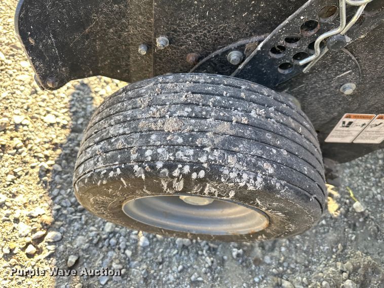 image for item NT9071 2017 Kubota  BV4580 round baler