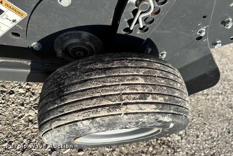 image for item NT9071 2017 Kubota  BV4580 round baler