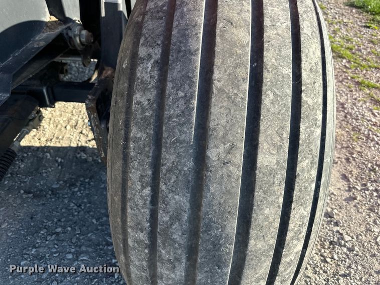 image for item NT9071 2017 Kubota  BV4580 round baler