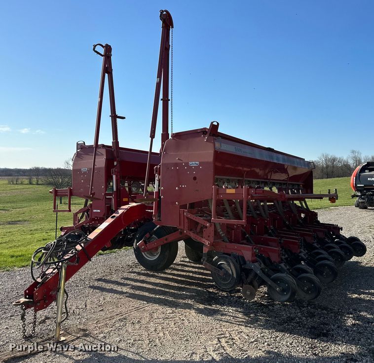 image for item NT9073 Case IH 5500 Soybean Special grain drill