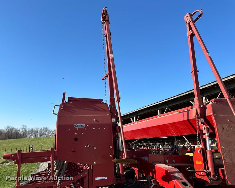 image for item NT9073 Case IH 5500 Soybean Special grain drill