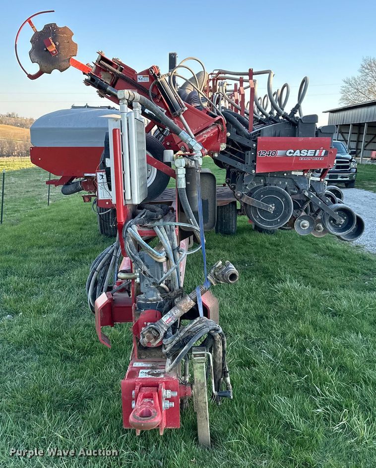 image for item NT9074 2009 Case IH 1240 Early Riser split row planter