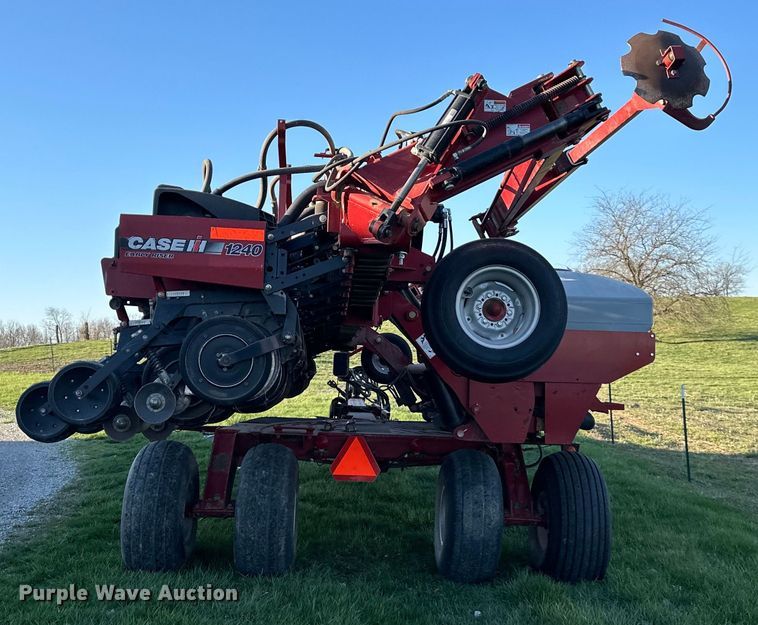 image for item NT9074 2009 Case IH 1240 Early Riser split row planter