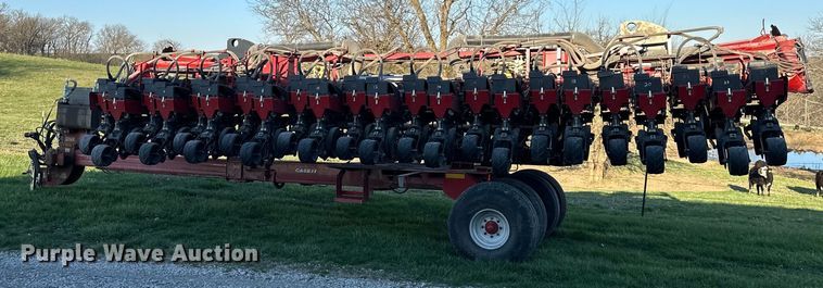 image for item NT9074 2009 Case IH 1240 Early Riser split row planter