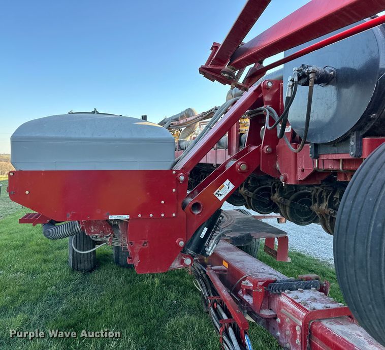 image for item NT9074 2009 Case IH 1240 Early Riser split row planter