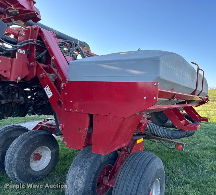image for item NT9074 2009 Case IH 1240 Early Riser split row planter