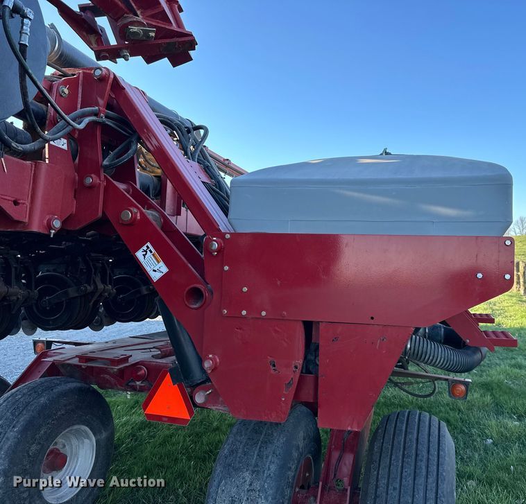 image for item NT9074 2009 Case IH 1240 Early Riser split row planter
