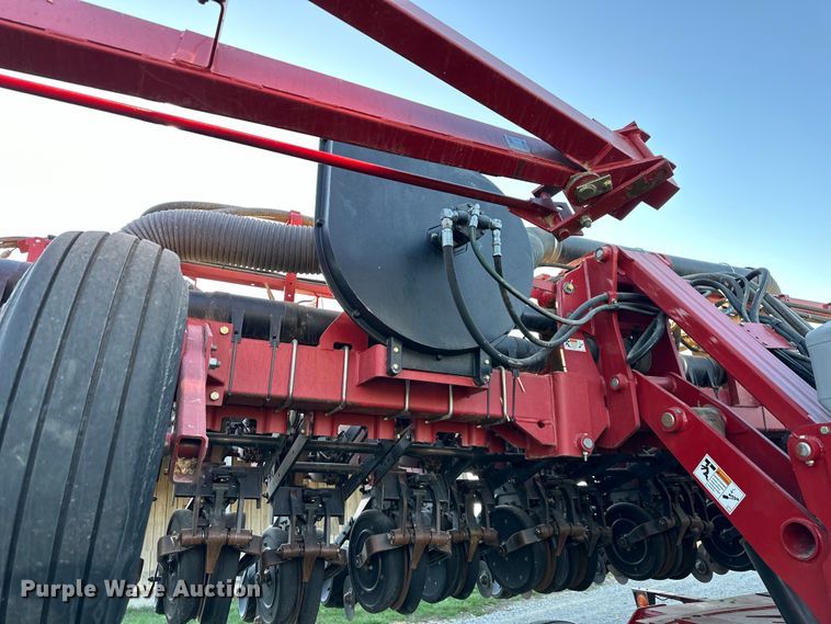 image for item NT9074 2009 Case IH 1240 Early Riser split row planter