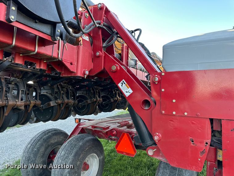 image for item NT9074 2009 Case IH 1240 Early Riser split row planter