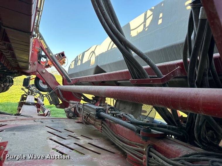 image for item NT9074 2009 Case IH 1240 Early Riser split row planter