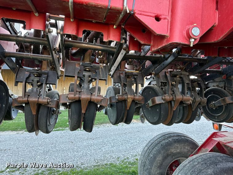 image for item NT9074 2009 Case IH 1240 Early Riser split row planter