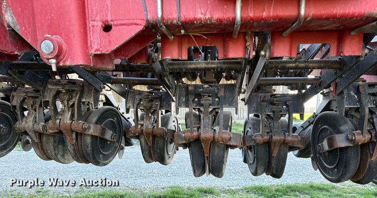 image for item NT9074 2009 Case IH 1240 Early Riser split row planter