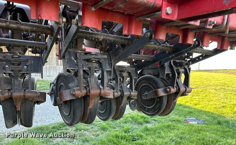 image for item NT9074 2009 Case IH 1240 Early Riser split row planter