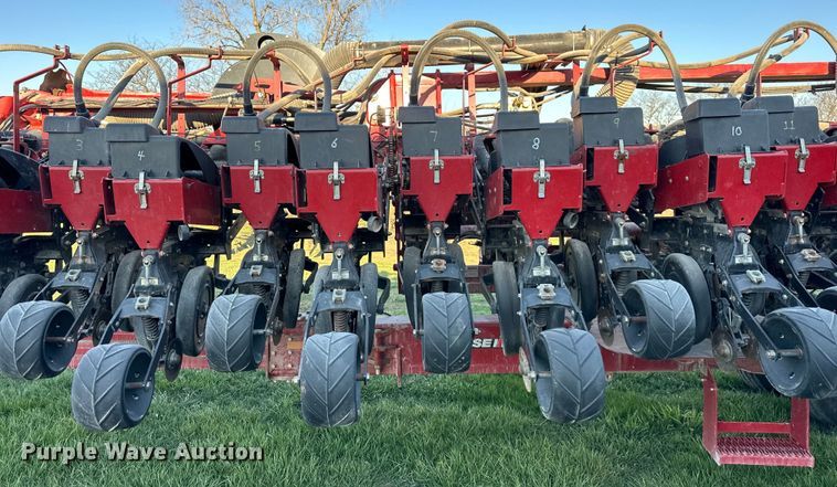 image for item NT9074 2009 Case IH 1240 Early Riser split row planter