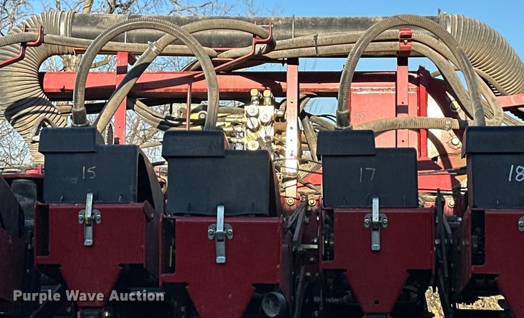 image for item NT9074 2009 Case IH 1240 Early Riser split row planter