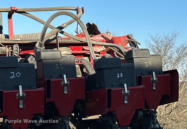 image for item NT9074 2009 Case IH 1240 Early Riser split row planter