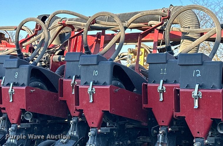 image for item NT9074 2009 Case IH 1240 Early Riser split row planter