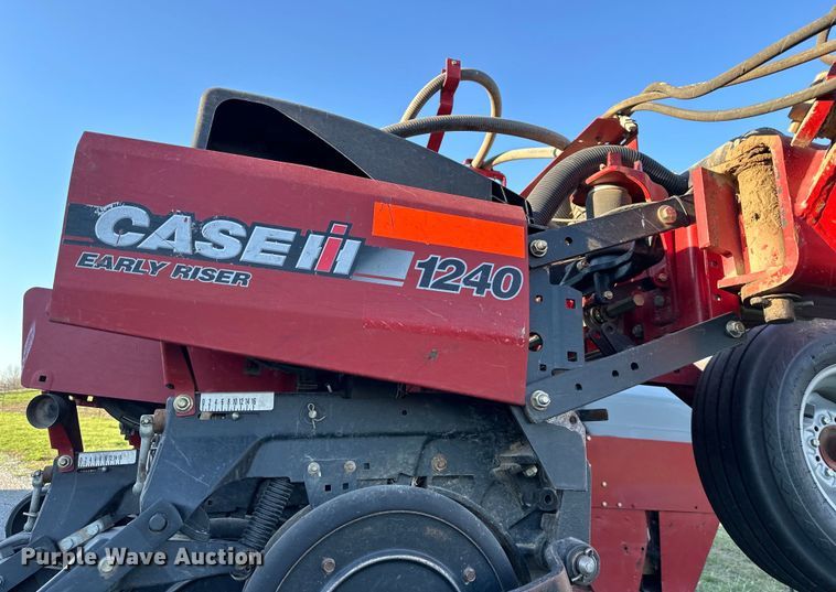 image for item NT9074 2009 Case IH 1240 Early Riser split row planter