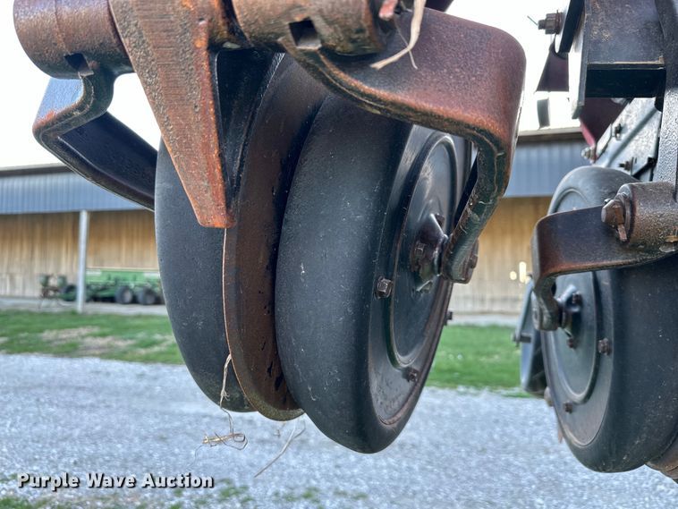 image for item NT9074 2009 Case IH 1240 Early Riser split row planter