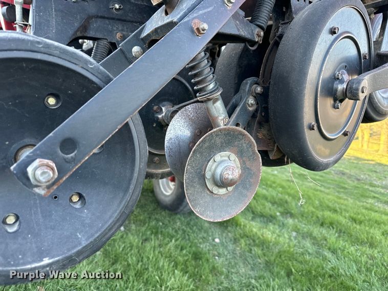 image for item NT9074 2009 Case IH 1240 Early Riser split row planter