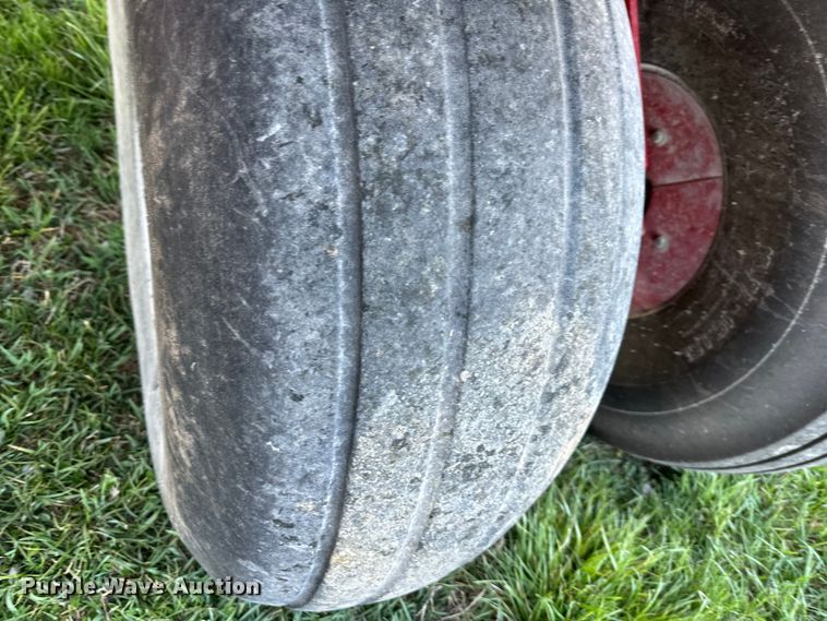 image for item NT9074 2009 Case IH 1240 Early Riser split row planter