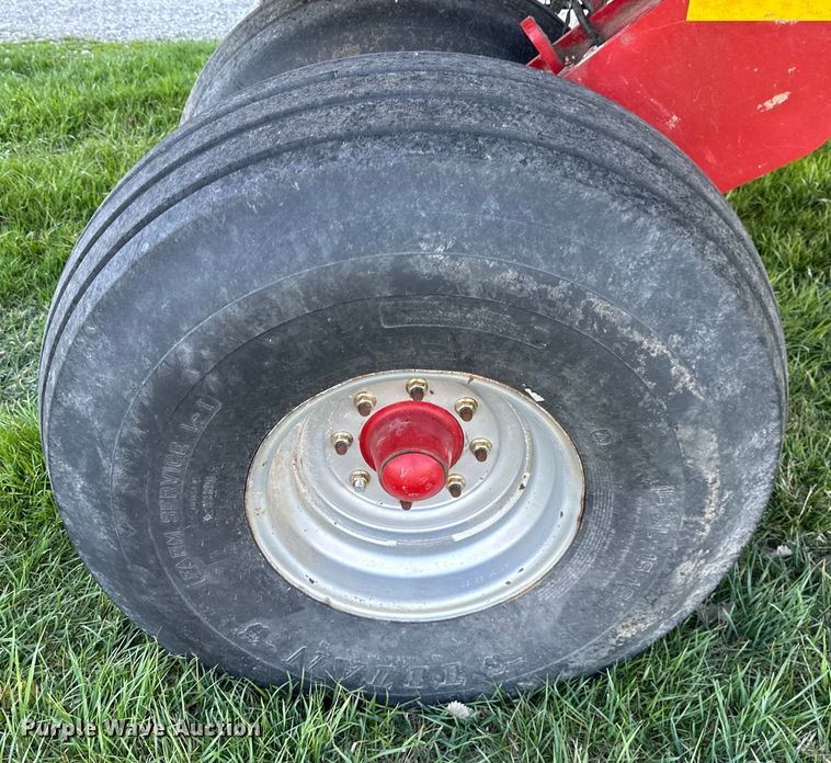 image for item NT9074 2009 Case IH 1240 Early Riser split row planter