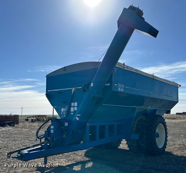 image for item OA9593 Kinze 1040 grain cart