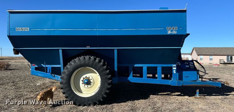 image for item OA9593 Kinze 1040 grain cart