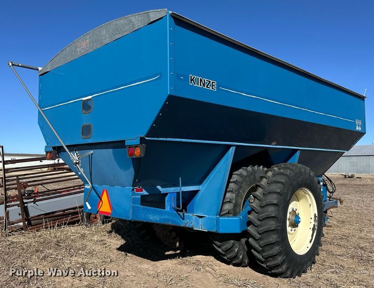 image for item OA9593 Kinze 1040 grain cart