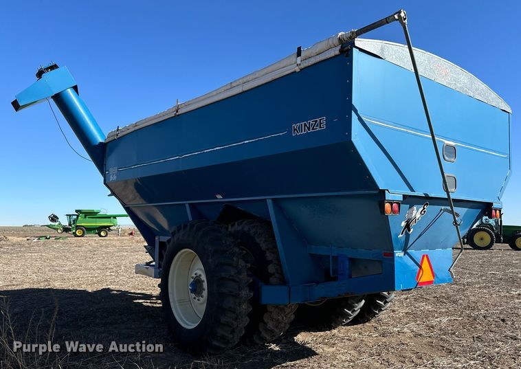 image for item OA9593 Kinze 1040 grain cart