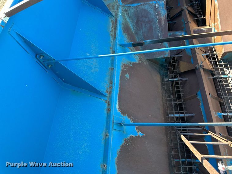 image for item OA9593 Kinze 1040 grain cart