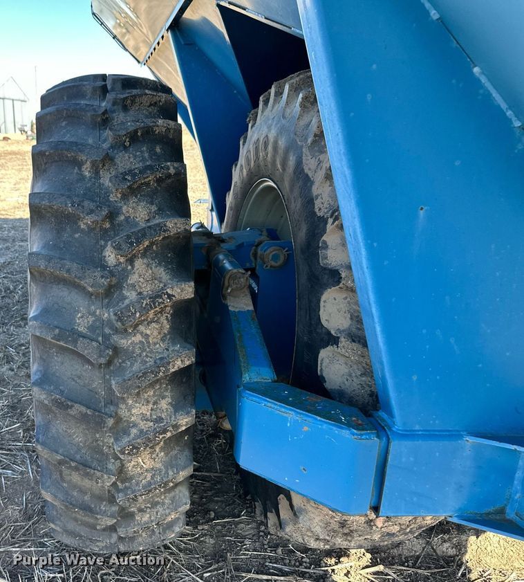 image for item OA9593 Kinze 1040 grain cart