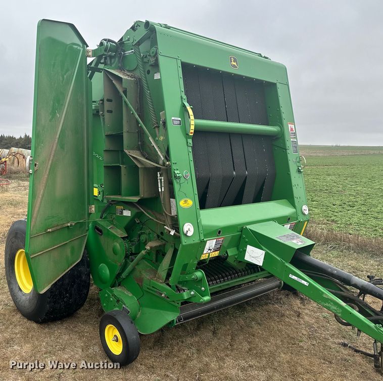 image for item OE9022 2012 John Deere 568 Mega Wide Plus round baler