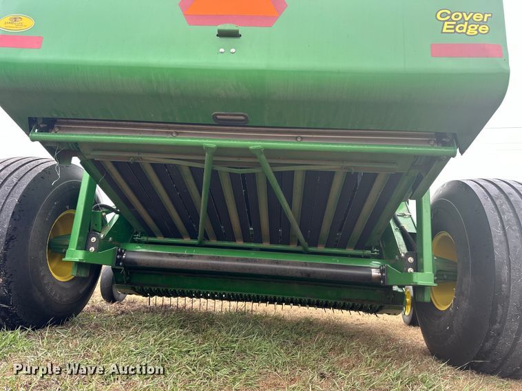 image for item OE9022 2012 John Deere 568 Mega Wide Plus round baler